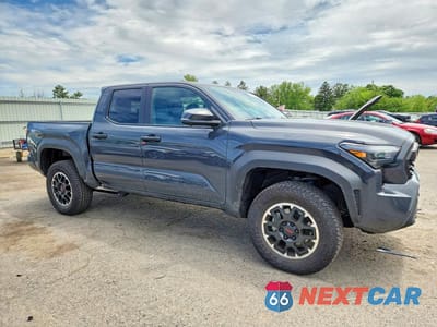 Czwarte zdjęcie samochodu z boku: 2026 TOYOTA TACOMA TRD OFF-ROAD VIN:3TYLB5JN6TT110006 - miniatura