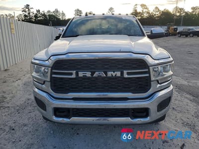 Piąte zdjęcie samochodu w środku: 2021 RAM 3500 TRADESMAN VIN:3C63RRGL0MG588367 - miniatura