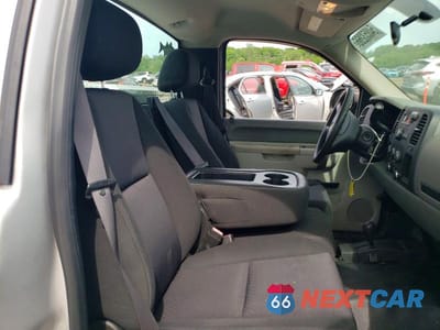 Zdjęcie 10 z 12 samochodu: 2011 CHEVROLET SILVERADO K1500 VIN:1GCNKPEA0BF157084 - miniatura