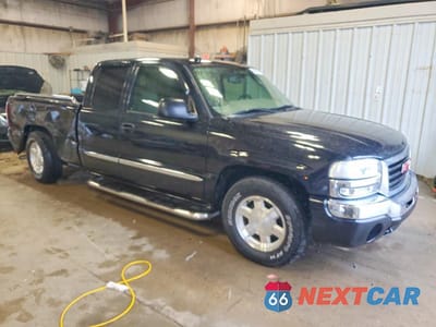 Czwarte zdjęcie samochodu z boku: 2004 GMC NEW SIERRA C1500 VIN:2GTEC19TX41117546 - miniatura
