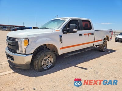 2017 FORD F250 SUPER DUTY 1FT7W2B66HEF13021 - główne zdjęcie licytacji z USA - miniatura