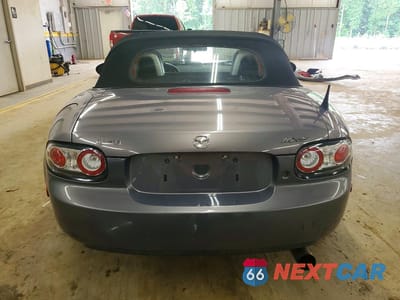 Zdjęcie 6 z 12 samochodu: 2006 MAZDA MX-5 MIATA VIN:JM1NC25FX60117907 - miniatura