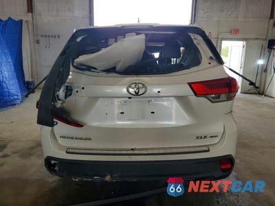 Zdjęcie 6 z 13 samochodu: 2018 TOYOTA HIGHLANDER XLE VIN:5TDJZRFH7JS849844 - miniatura