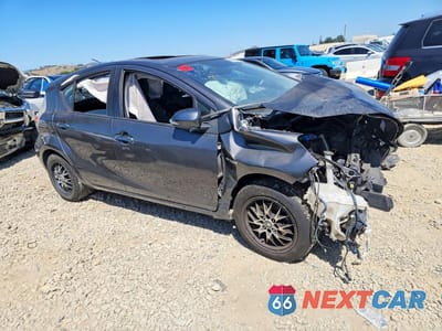 Czwarte zdjęcie samochodu z boku: 2012 TOYOTA PRIUS C THREE VIN:JTDKDTB37C1002722 - miniatura