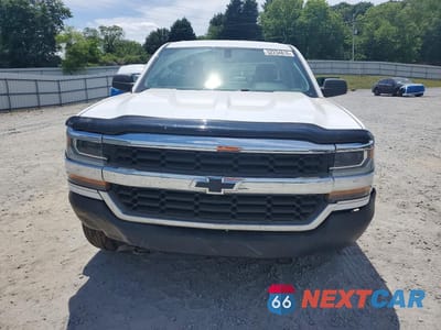 Piąte zdjęcie samochodu w środku: 2018 CHEVROLET SILVERADO K1500 VIN:1GCVKNEC6JZ239162 - miniatura