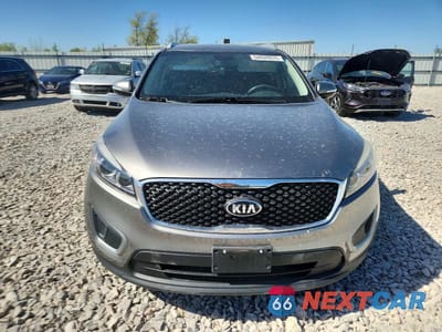 Piąte zdjęcie samochodu w środku: 2016 KIA SORENTO LX V6 VIN:5XYPGDA51GG093885 - miniatura