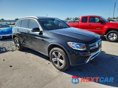 Czwarte zdjęcie samochodu z boku: 2017 MERCEDES-BENZ GLC 300 VIN:WDC0G4JB7HF120352 - miniatura