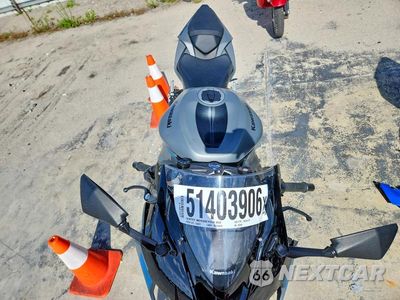 Piąte zdjęcie samochodu w środku: 2025 KAWASAKI ZX636 K VIN:JKBZXJK10SA008696 - miniatura