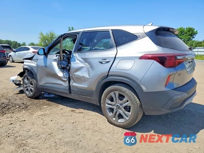 Drugie zdjęcie samochodu z przodu: 2023 KIA SELTOS LX VIN:KNDEPCAA4P7450181 - miniatura