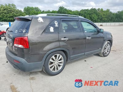 Trzecie zdjęcie samochodu z tyłu: 2011 KIA SORENTO EX VIN:5XYKUDA18BG134621 - miniatura