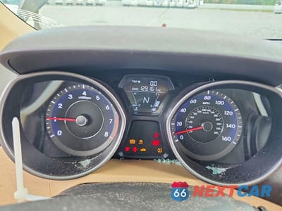 Zdjęcie 9 z 13 samochodu: 2013 HYUNDAI ELANTRA GLS VIN:5NPDH4AE3DH394498 - miniatura