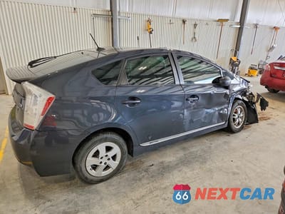 Trzecie zdjęcie samochodu z tyłu: 2010 TOYOTA PRIUS V VIN:JTDKN3DU3A0083496 - miniatura