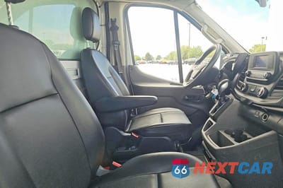 Piąte zdjęcie samochodu w środku: 2022 FORD TRANSIT T-350 VIN:1FDBW5Z84NKA20191 - miniatura