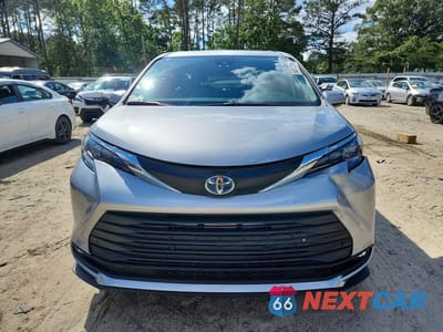 Piąte zdjęcie samochodu w środku: 2025 TOYOTA SIENNA XLE 7-PASSENGER VIN:5TDJSKFC7SS224118 - miniatura