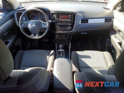 Zdjęcie 8 z 13 samochodu: 2018 MITSUBISHI OUTLANDER VIN:JA4AZ3A38JZ015731 - miniatura