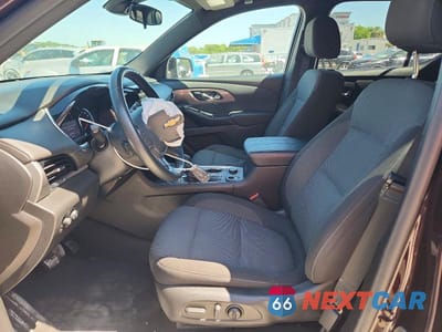 Zdjęcie 7 z 13 samochodu: 2023 CHEVROLET TRAVERSE LT VIN:1GNERGKW6PJ118829 - miniatura