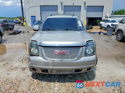 Piąte zdjęcie samochodu w środku: 2008 GMC YUKON VIN:1GKFC13008R225050 - miniatura