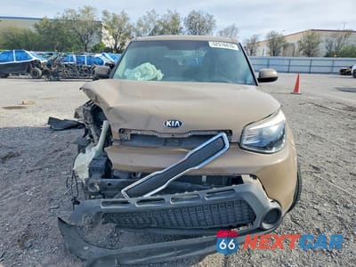 Piąte zdjęcie samochodu w środku: 2015 KIA SOUL BASE VIN:KNDJN2A20F7207487 - miniatura