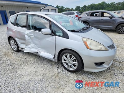 Czwarte zdjęcie samochodu z boku: 2011 HONDA FIT SPORT VIN:JHMGE8H52BC002993 - miniatura