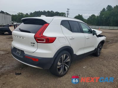Trzecie zdjęcie samochodu z tyłu: 2023 VOLVO XC40 PLUS VIN:YV4L12UNXP2114157 - miniatura