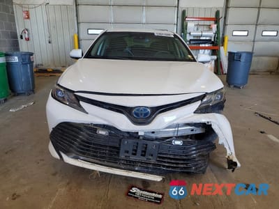 Piąte zdjęcie samochodu w środku: 2020 TOYOTA CAMRY LE VIN:4T1L31AK7LU014478 - miniatura