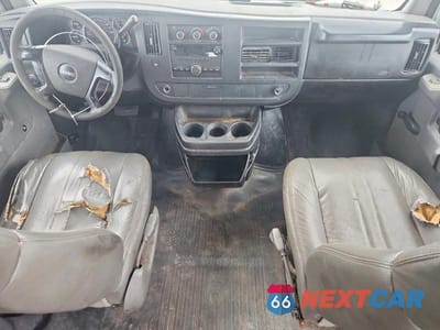 Zdjęcie 8 z 13 samochodu: 2009 GMC SAVANA G1500 VIN:1GTFG15X191119541 - miniatura