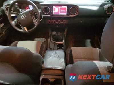 Zdjęcie 8 z 12 samochodu: 2020 TOYOTA TACOMA TRD OFF-ROAD VIN:3TYCZ5AN3LT005046 - miniatura