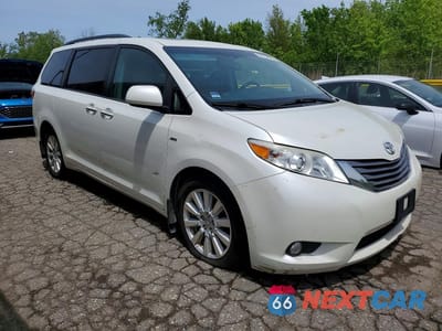 Czwarte zdjęcie samochodu z boku: 2017 TOYOTA SIENNA XLE PREMIUM 7-PASSENGER VIN:5TDDZ3DC2HS161164 - miniatura