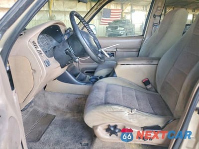 Zdjęcie 7 z 12 samochodu: 2000 FORD EXPLORER XLT VIN:1FMZU63X7YZB78627 - miniatura