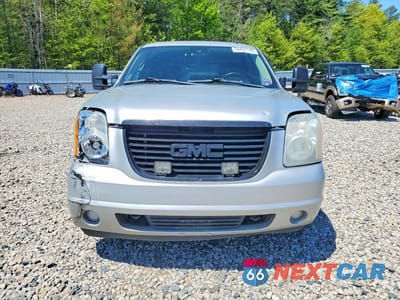 Piąte zdjęcie samochodu w środku: 2011 GMC YUKON SLE VIN:1GKS2AE00BR267613 - miniatura