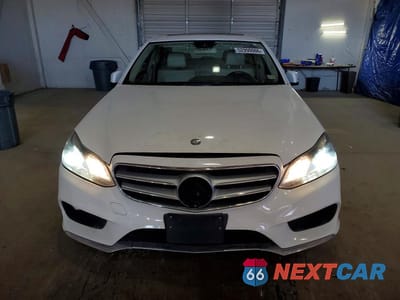 Piąte zdjęcie samochodu w środku: 2016 MERCEDES-BENZ E 350 4MATIC VIN:WDDHF8JB6GB277031 - miniatura