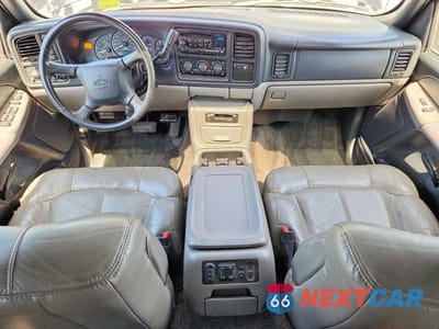 Zdjęcie 8 z 13 samochodu: 2002 CHEVROLET TAHOE K1500 VIN:1GNEK13Z72R216868 - miniatura