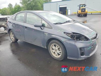 Czwarte zdjęcie samochodu z boku: 2010 TOYOTA PRIUS III VIN:JTDKN3DU2A1006368 - miniatura