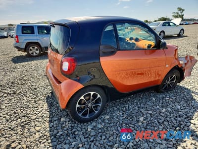 Trzecie zdjęcie samochodu z tyłu: 2016 SMART FORTWO VIN:WMEFJ5DA7GK051762 - miniatura