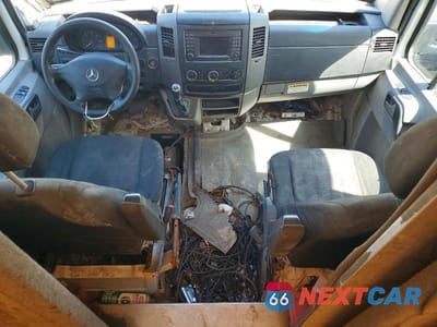Zdjęcie 8 z 13 samochodu: 2014 MERCEDES-BENZ SPRINTER 3500 VIN:WDAPF4DC0E9586973 - miniatura
