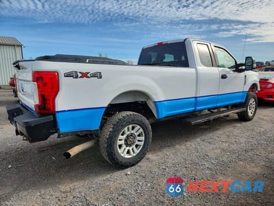 Trzecie zdjęcie samochodu z tyłu: 2019 FORD F350 SUPER DUTY VIN:1FT8X3B67KEF98255 - miniatura