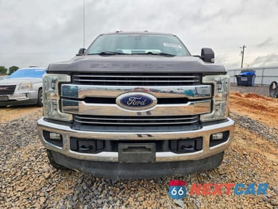 Piąte zdjęcie samochodu w środku: 2017 FORD F250 SUPER DUTY VIN:1FT7W2BTXHEC44561 - miniatura