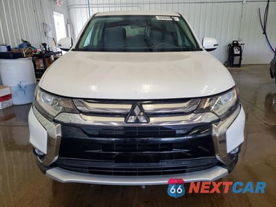 Piąte zdjęcie samochodu w środku: 2016 MITSUBISHI OUTLANDER SE VIN:JA4AZ3A34GZ003276 - miniatura
