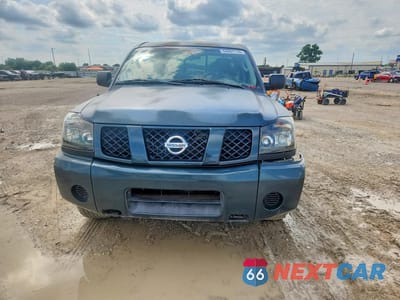 Piąte zdjęcie samochodu w środku: 2004 NISSAN TITAN XE VIN:1N6AA06B64N504861 - miniatura