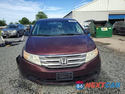 Piąte zdjęcie samochodu w środku: 2013 HONDA ODYSSEY LX VIN:5FNRL5H29DB028422 - miniatura