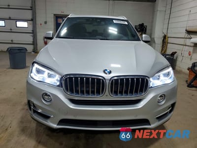 Piąte zdjęcie samochodu w środku: 2018 BMW X5 XDR40E VIN:5UXKT0C58J0W00367 - miniatura