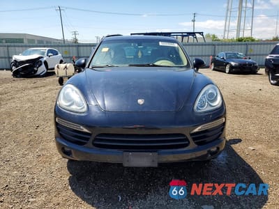 Piąte zdjęcie samochodu w środku: 2012 PORSCHE CAYENNE VIN:WP1AA2A20CLA01552 - miniatura