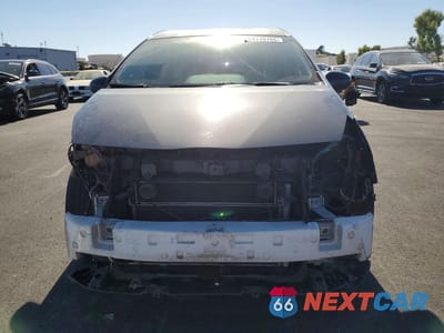 Piąte zdjęcie samochodu w środku: 2013 TOYOTA PRIUS V THREE VIN:JTDZN3EU8D3266652 - miniatura