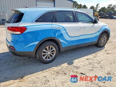 Trzecie zdjęcie samochodu z tyłu: 2018 KIA SORENTO LX V6 VIN:5XYPG4A53JG366381 - miniatura