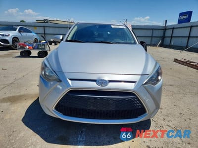 Piąte zdjęcie samochodu w środku: 2019 TOYOTA YARIS L VIN:3MYDLBYV4KY519129 - miniatura