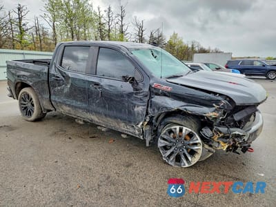 Czwarte zdjęcie samochodu z boku: 2021 CHEVROLET SILVERADO K1500 LT TRAIL BOSS VIN:3GCPYFEL4MG247228 - miniatura