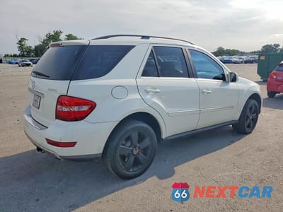 Trzecie zdjęcie samochodu z tyłu: 2010 MERCEDES-BENZ ML 350 4MATIC VIN:4JGBB8GBXAA622489 - miniatura