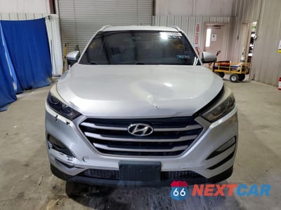 Piąte zdjęcie samochodu w środku: 2017 HYUNDAI TUCSON SE VIN:KM8J33A47HU376323 - miniatura