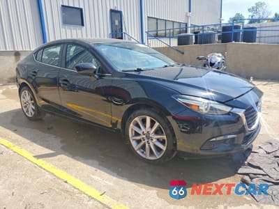Czwarte zdjęcie samochodu z boku: 2017 MAZDA 3 GRAND TOURING VIN:JM1BN1W37H1101365 - miniatura