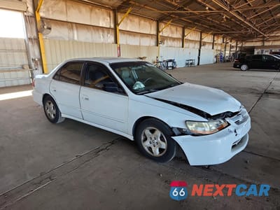 Czwarte zdjęcie samochodu z boku: 2000 HONDA ACCORD EX VIN:1HGCG1653YA056667 - miniatura